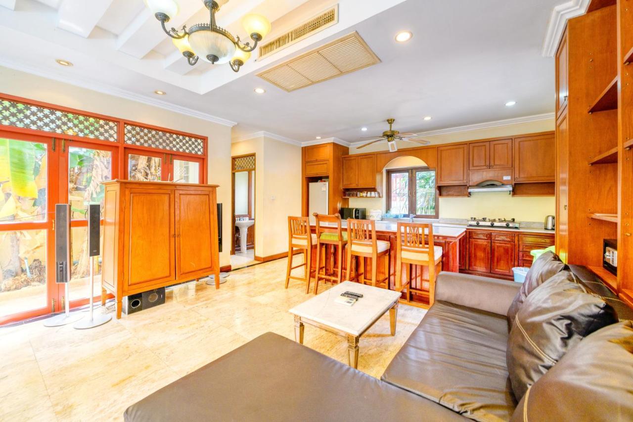 Bali Pool Villa, 5 Min To Walking Street & The Beaches Pattaya Bagian luar foto